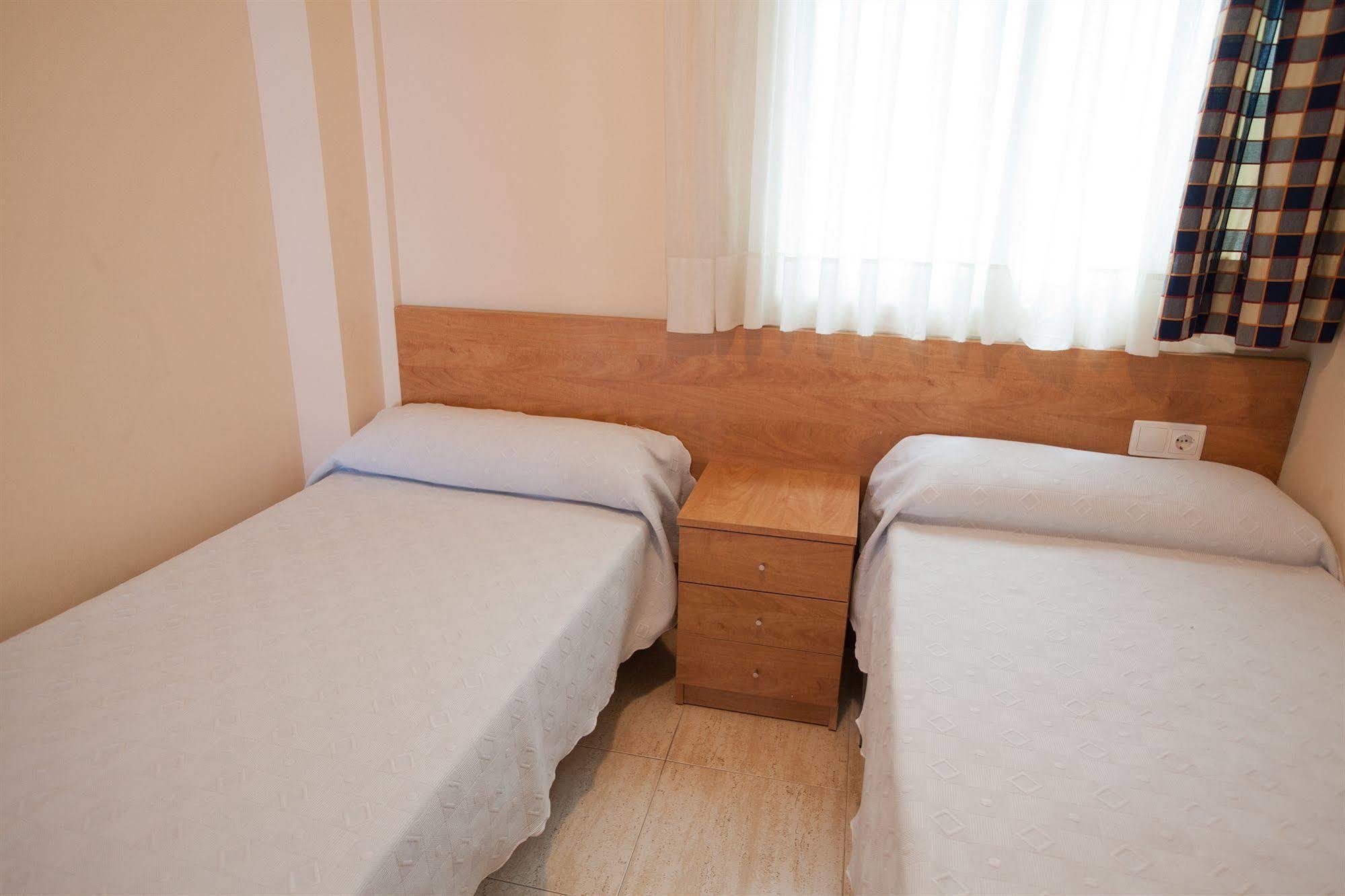 Apartaments Costamar Calafell Zimmer foto